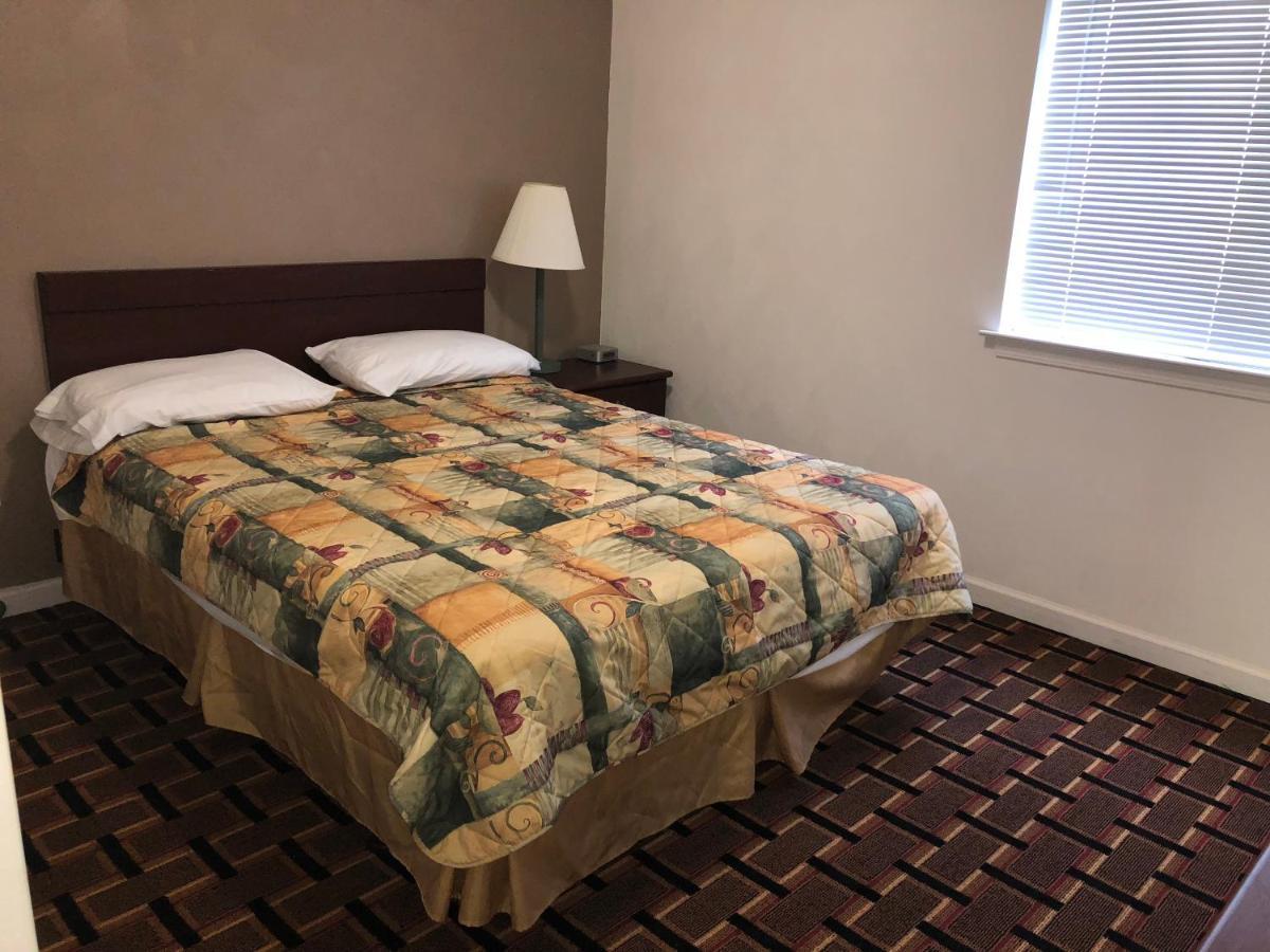 Affordable Suites Burlington Bagian luar foto