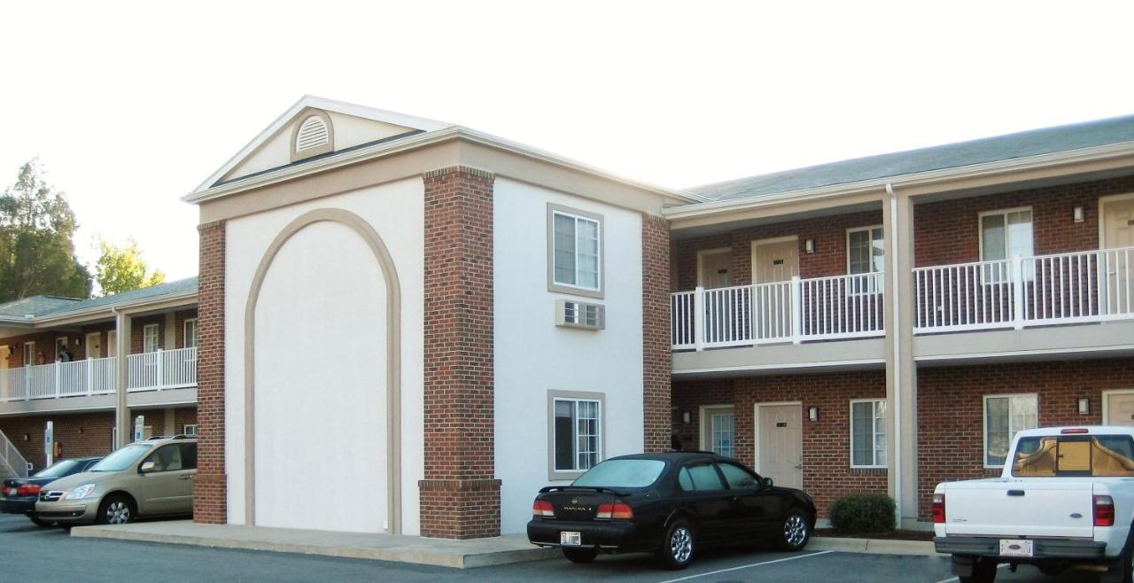 Affordable Suites Burlington Bagian luar foto