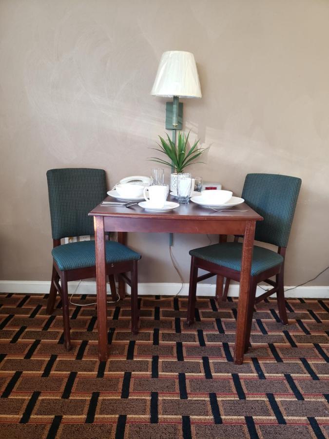 Affordable Suites Burlington Bagian luar foto