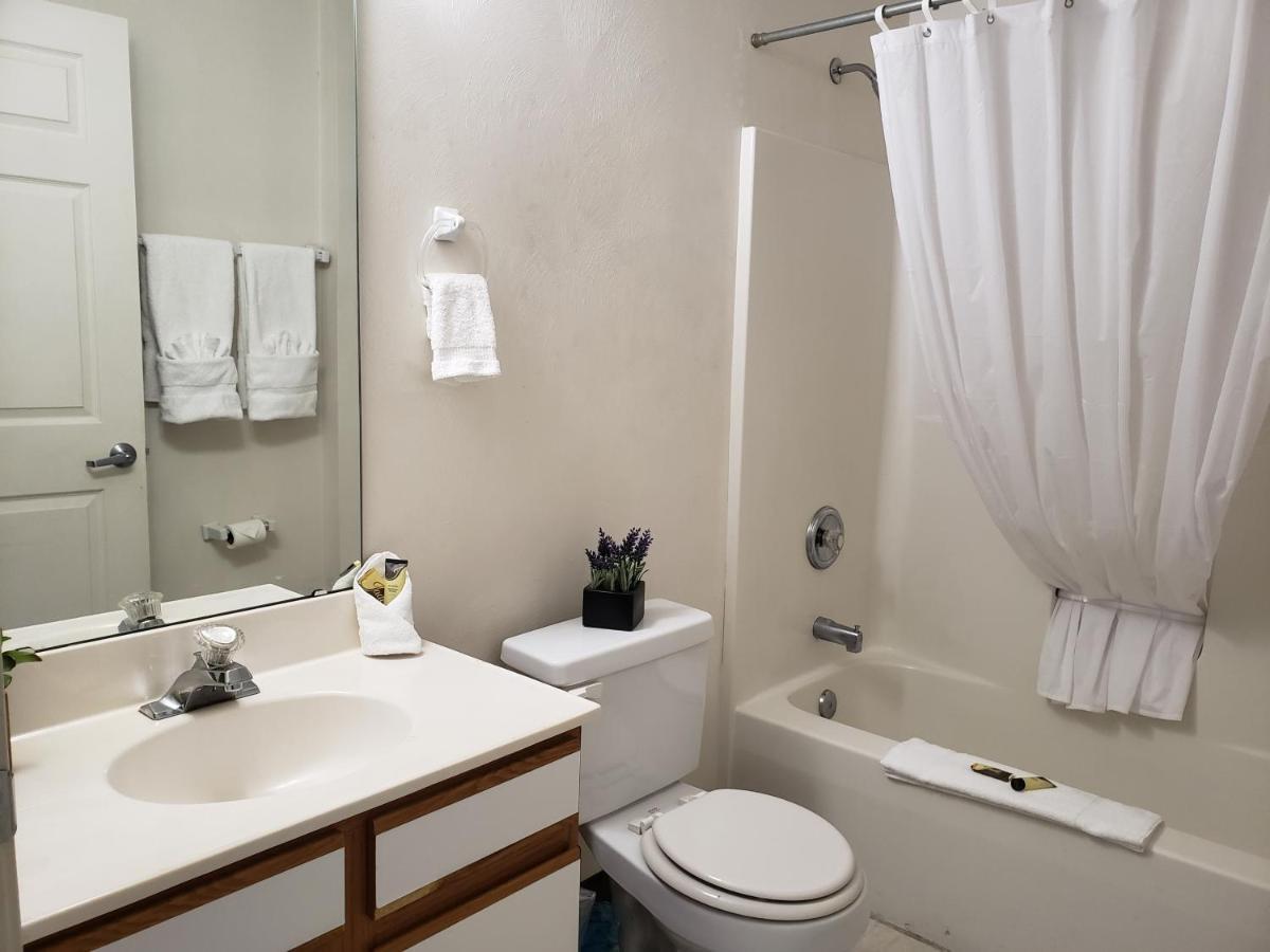 Affordable Suites Burlington Bagian luar foto